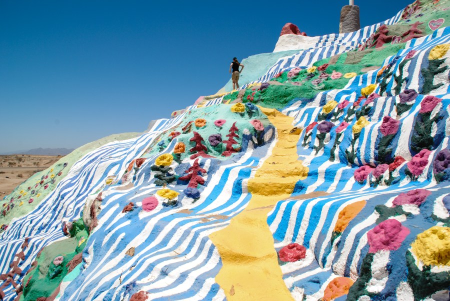 Der neue Stefan Salvation Mountain gelber Weg