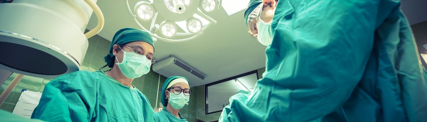 Der neue Stefan Kübler liegt im OP